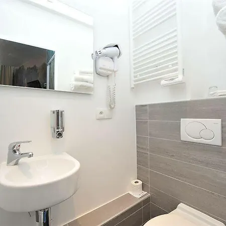 ホテル Mercure Centre Passage Pommeraye 4*