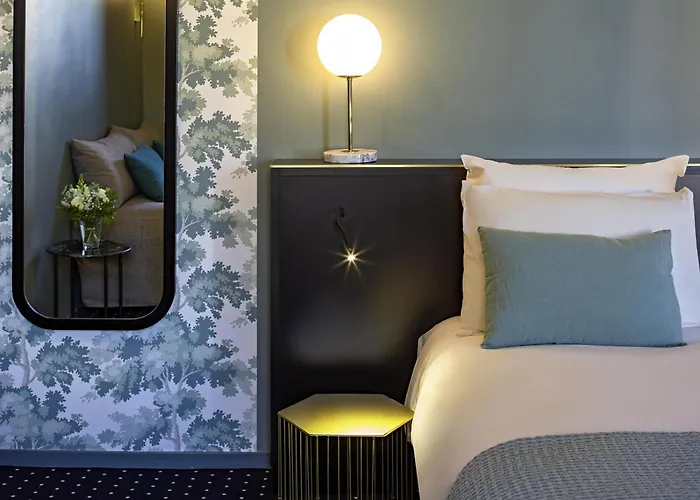 Отель Mercure Centre Passage Pommeraye