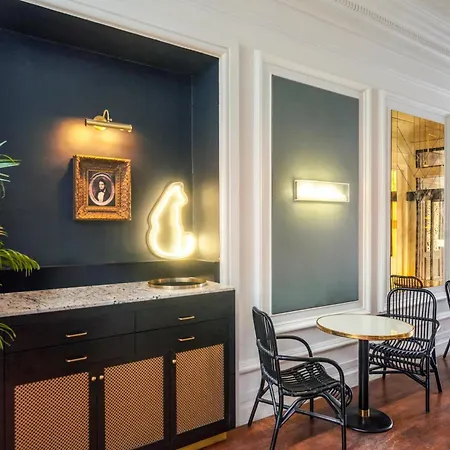 Mercure Centre Passage Pommeraye 4* نانت